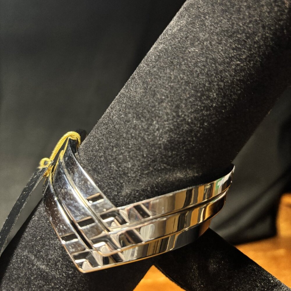 House of Harlow 1960 Chevron Leather & Metal Cuff Bracelet – Silver Tone – NWT - Picture 3 of 6
